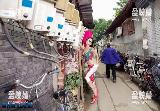 “爱丝”长腿女警强势在线，这些图片简直让人眼花缭乱！