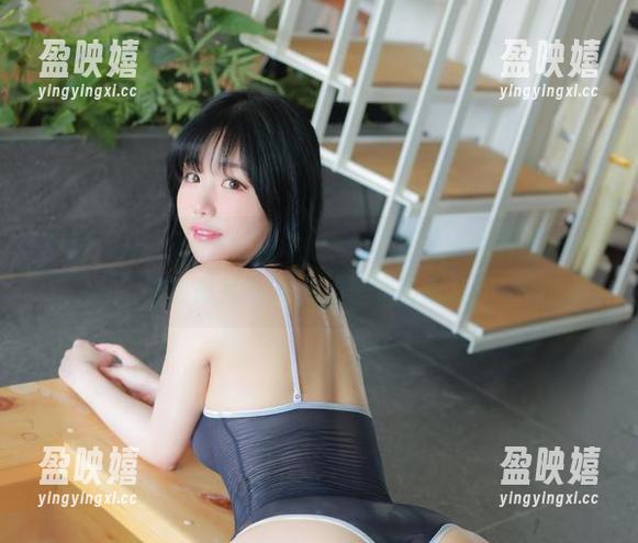 短裤加持，Addielyn(에디린)出动：高清图片让你也想参与夏天的季节性疯狂！