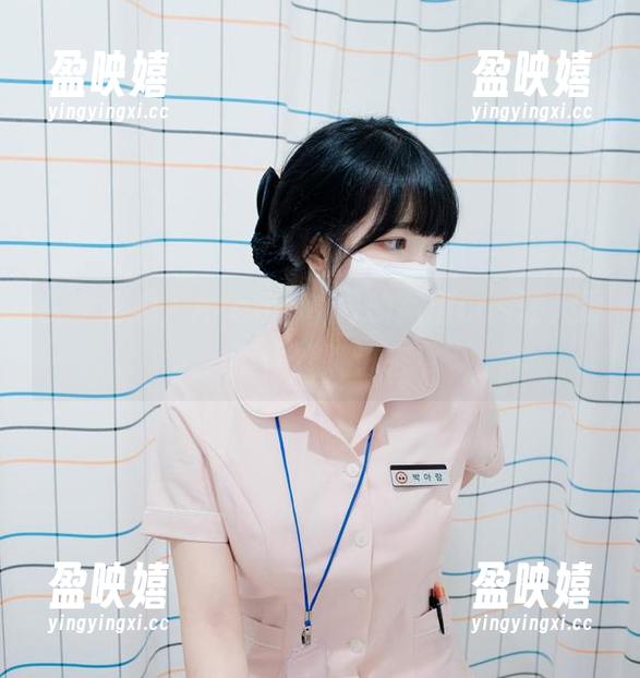 在泳池边，Aram(아람)的高清cos让人忍不住想跳进去
