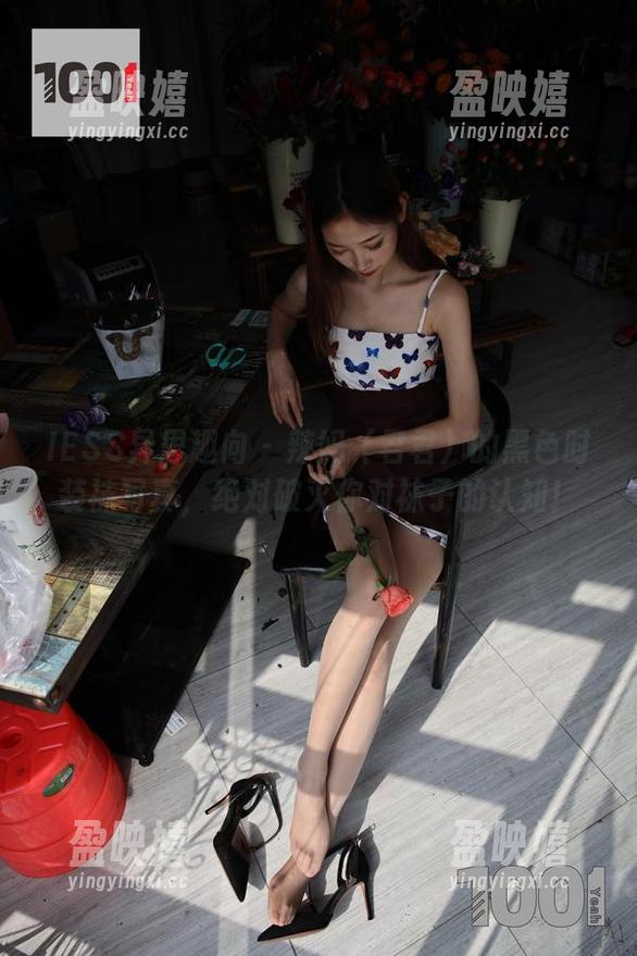 IESS异思趣向 - 辣妈（君君）的黑色时装袜写真，绝对破灭你对袜子的认知！