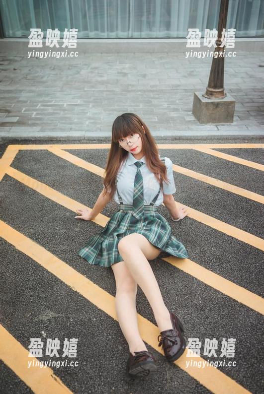 Money冷冷的JK，送你一套美图，温暖你的眼睛