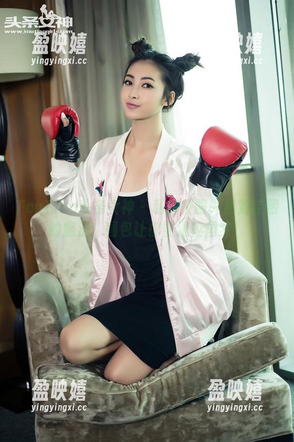 TouTiao头条女神-刘芸熙 TouTiao头条女神 - 私房校服外加刘芸熙的魔法,图包让你重温校园梦!