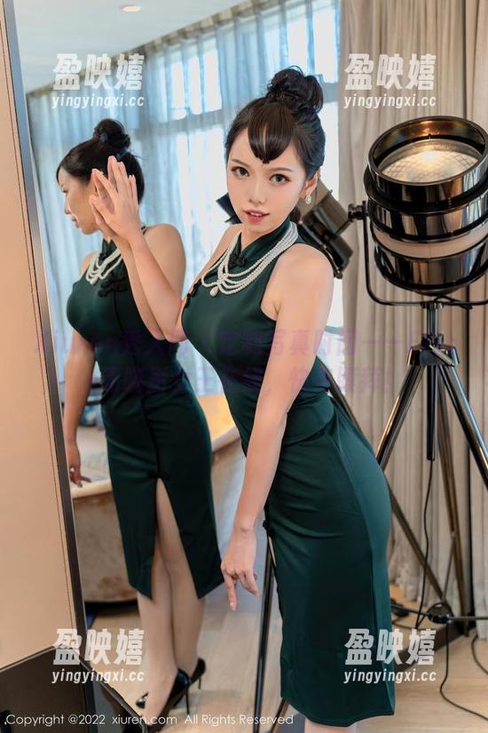 Xiuren秀人网 - 定制写真时间——Elise谭晓彤女王在线，快来膜拜！