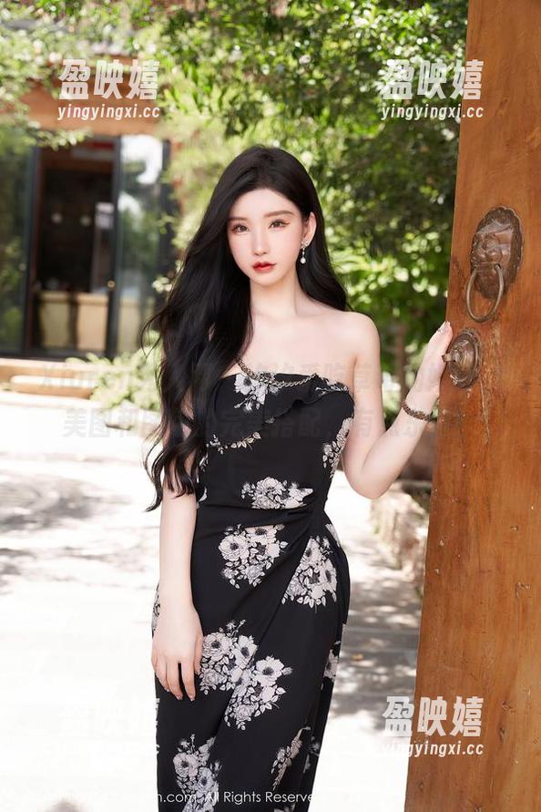 Xiuren秀人网 - 汐汐爱吃草莓的婚纱，美图和图包的完美搭配，有点东西！