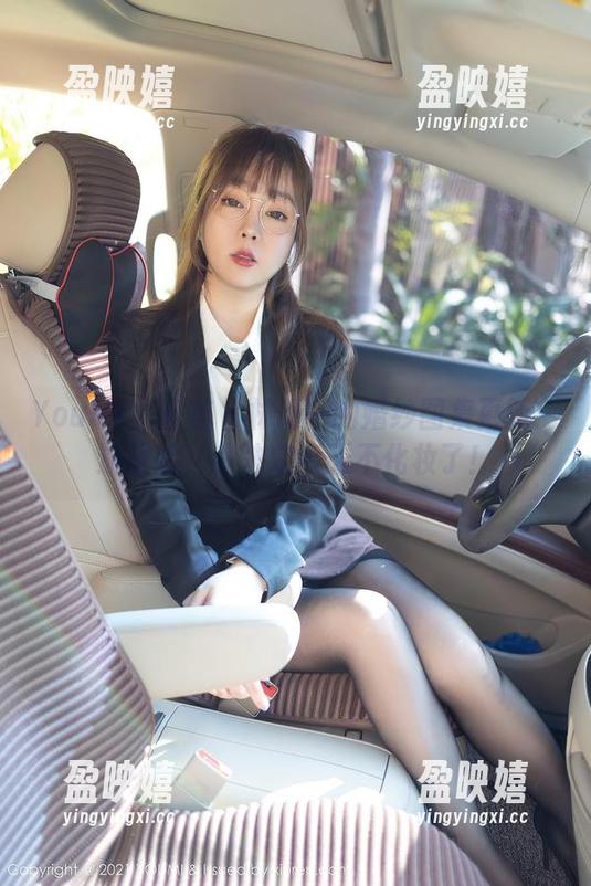 YouMi尤蜜荟-林幼一 YouMi尤蜜荟 - 林幼一的婚纱图集更新:这张脸,我决定今天不化妆了!