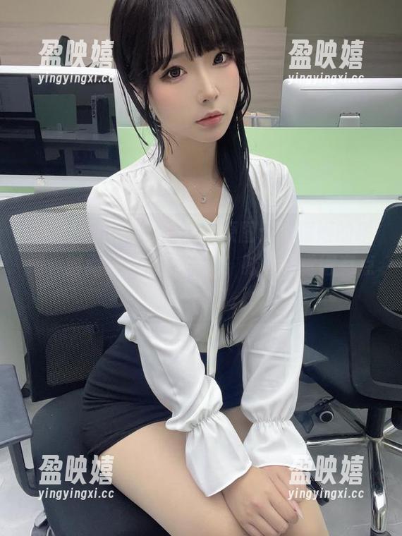 yuuhui玉汇 在线!yuuhui玉汇的原图:挖掘姬的瞬间,时而让人心跳加速,时而又觉得有点儿...荒诞。