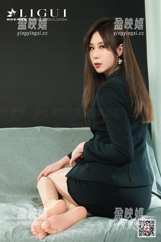 丽柜 - 小七最新写真：足香丝意，脚步轻盈，心情愉悦！