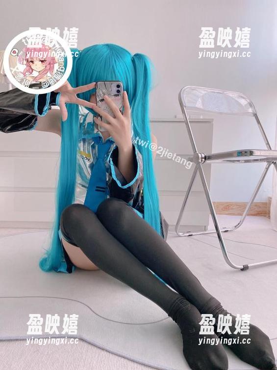 二阶堂宅绘子校服分享：光是这构图就让人心跳加速，真是...