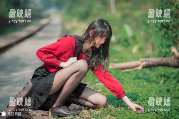 兔玩映画最新在线写真：蕾姆睡衣，萌呆了的夏夜狂想！