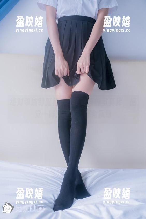 兔玩映画 绝对领域制服裙:兔玩映画的写真库,感觉一阵风吹过,裙角飘动