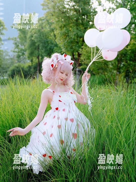 叉子宝宝 叉子宝宝:在皮衣里和美图间自如游走的气质女神