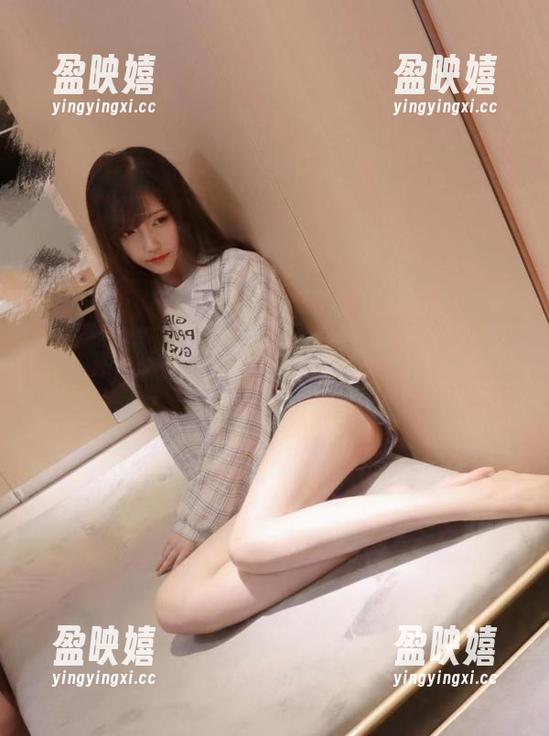 啾小妍Deer又来了！镂空风格cos，她怎么做到的？