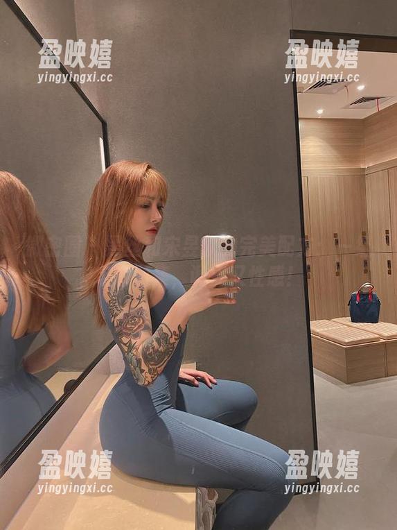 宋昱欣 微密圈 - 黑丝和宋昱欣的完美配方:一组定制图集,调皮又性感!