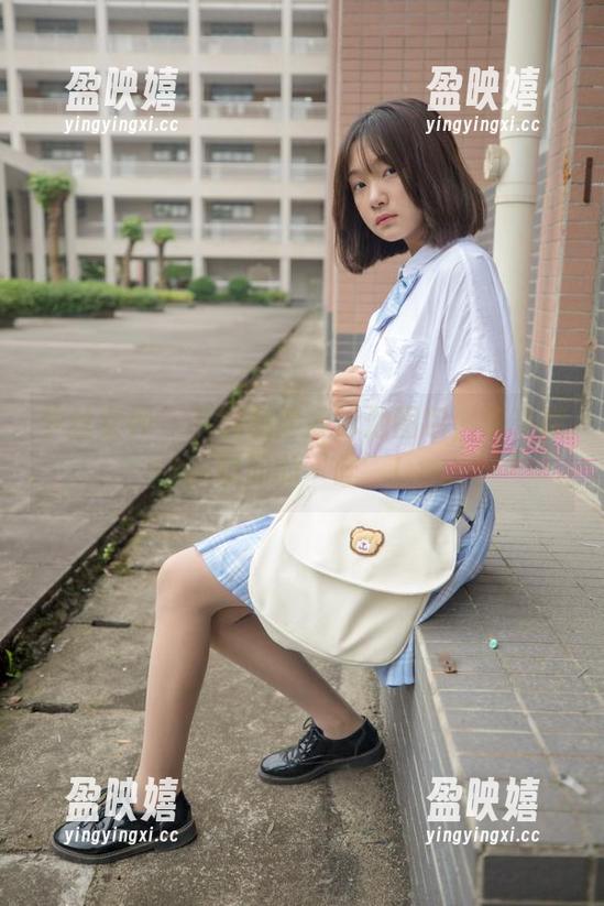 梦丝女神 - 下载魏婷婷泳池图包，感受那一瞬间的‘哇’！