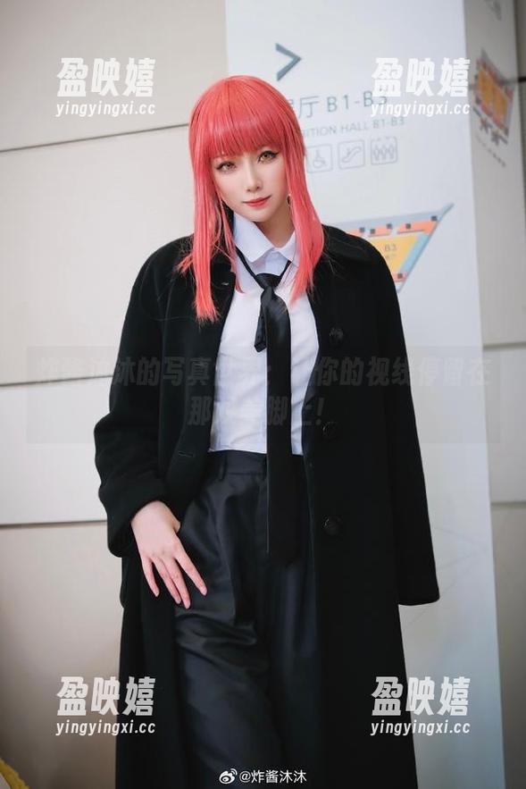 炸酱沐沐的写真世界：让你的视线停留在那双美脚上！