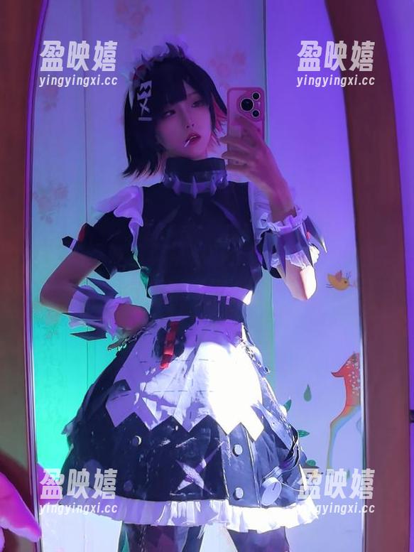 狐玖玖 狐玖玖圣诞写真集更新:这个冬天,让你感受一下‘寒流’的温度。