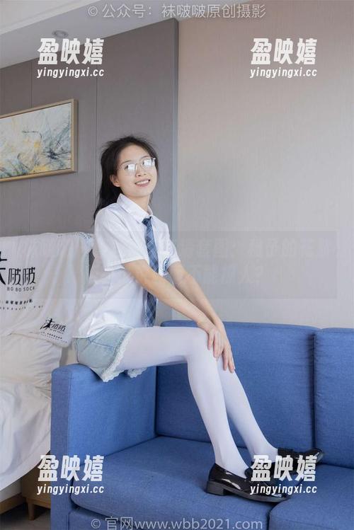 袜啵啵 - 蕾丝黑丝高清套图：稚予的花絮版，谁说画面不能撩人？