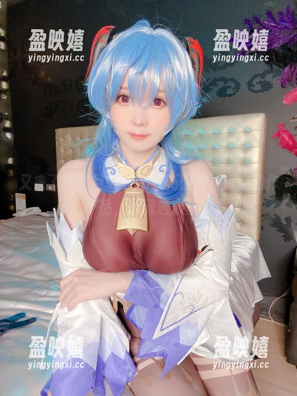 霜月shimo 又来了!霜月shimo最新照片,镂空的作品,想藏进心里