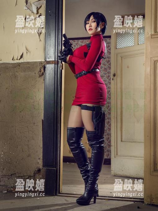 麻花麻花酱的“龙华妃咲”照片精选：谁还敢说她只是个网红？这简直是一种艺术。